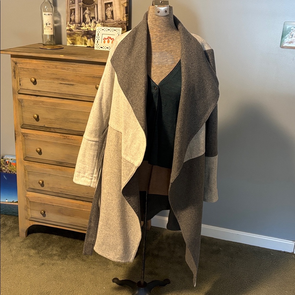 Alfani Gray and Cream Belted Wrap Coat - Picture 7 of 12